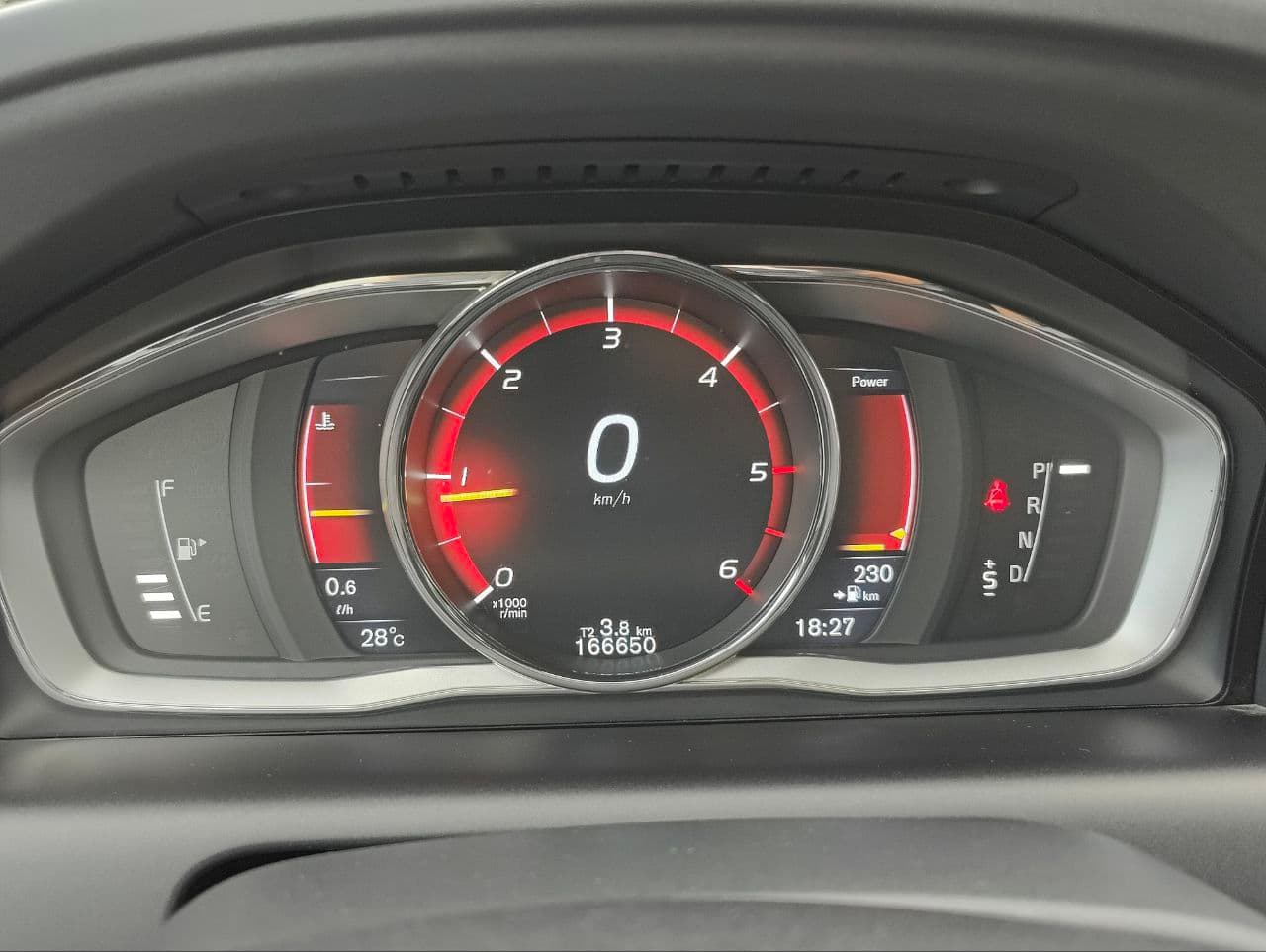 Volvo XC 60 2016 — Миниатюра 12