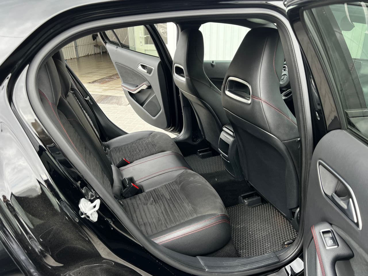 Mercedes GLA 180 2017 — Миниатюра 17