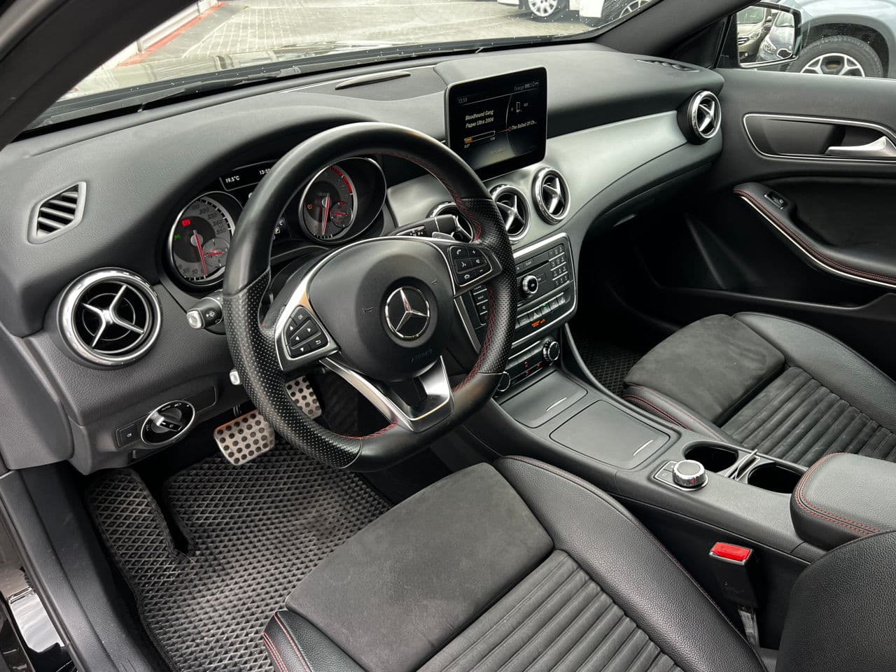 Mercedes GLA 180 2017 — Миниатюра 8