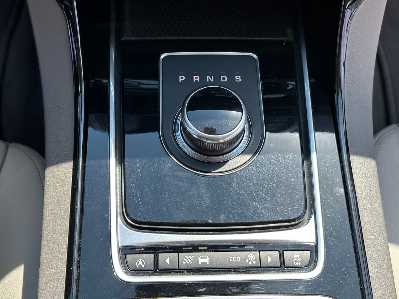 Jaguar XE 2016 — Миниатюра 11