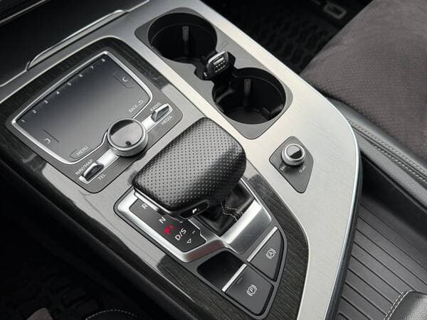 2016 Audi Q7 — Miniatură 15