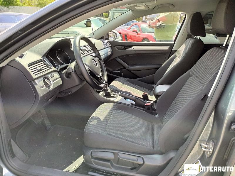 2018 Volkswagen Passat — Miniatură 5
