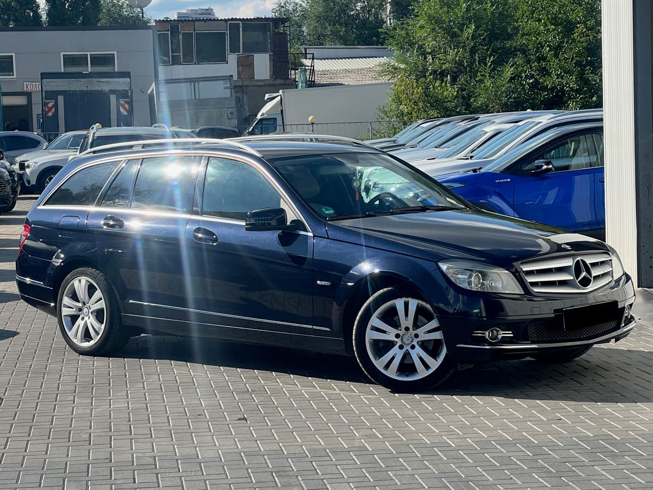 Mercedes C 200 2010 — Миниатюра 3