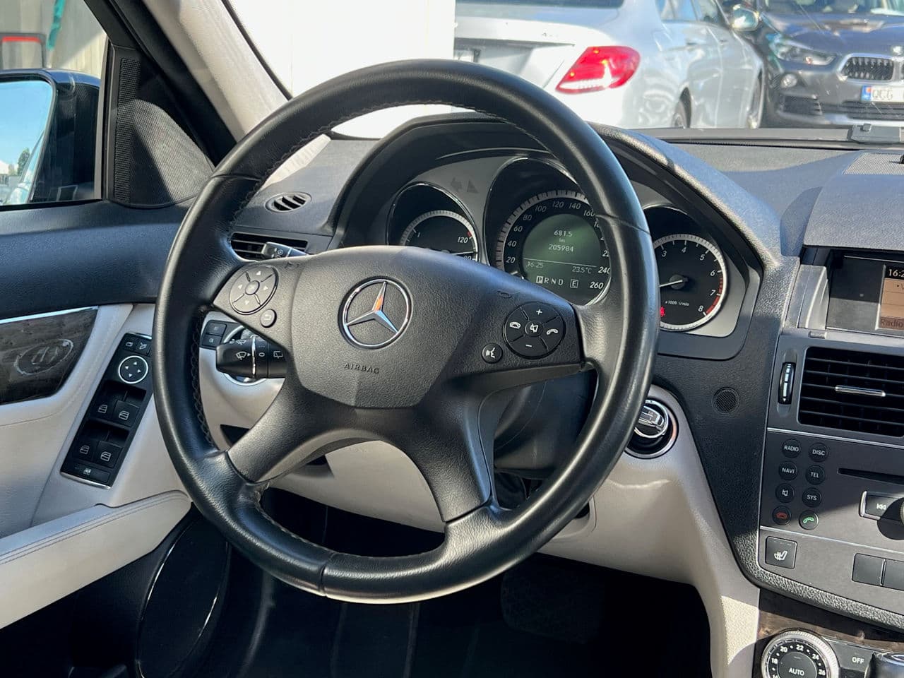 Mercedes C 200 2010 — Миниатюра 11