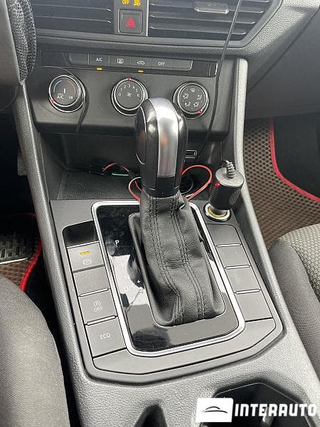 2019 Volkswagen Jetta — Miniatură 19