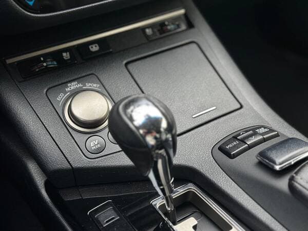 2013 Lexus ES 300h — Miniatură 13