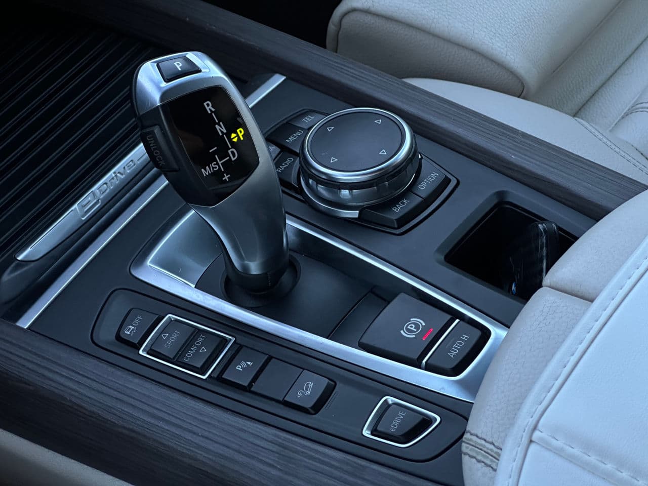 BMW X5 4.0e 2016 — Миниатюра 12