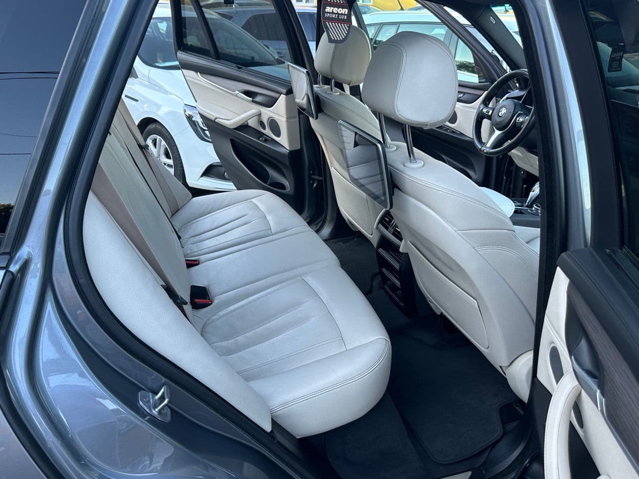 BMW X5 4.0e 2016 — Миниатюра 14