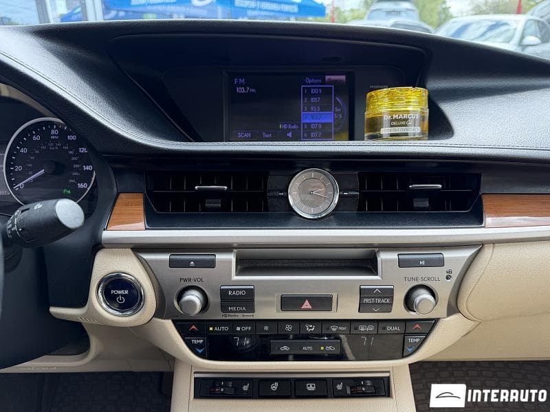Lexus ES 300h 2012 — Миниатюра 14