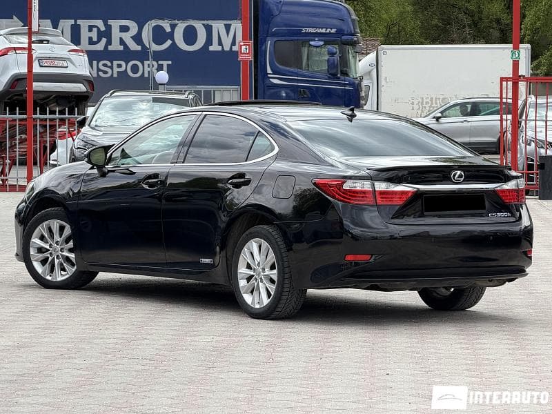 Lexus ES 300h 2012 — Миниатюра 3