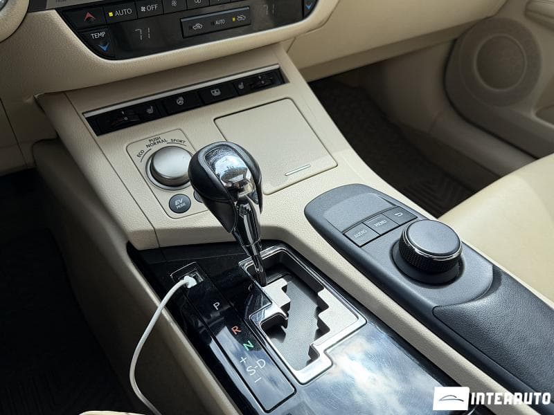 Lexus ES 300h 2012 — Миниатюра 16