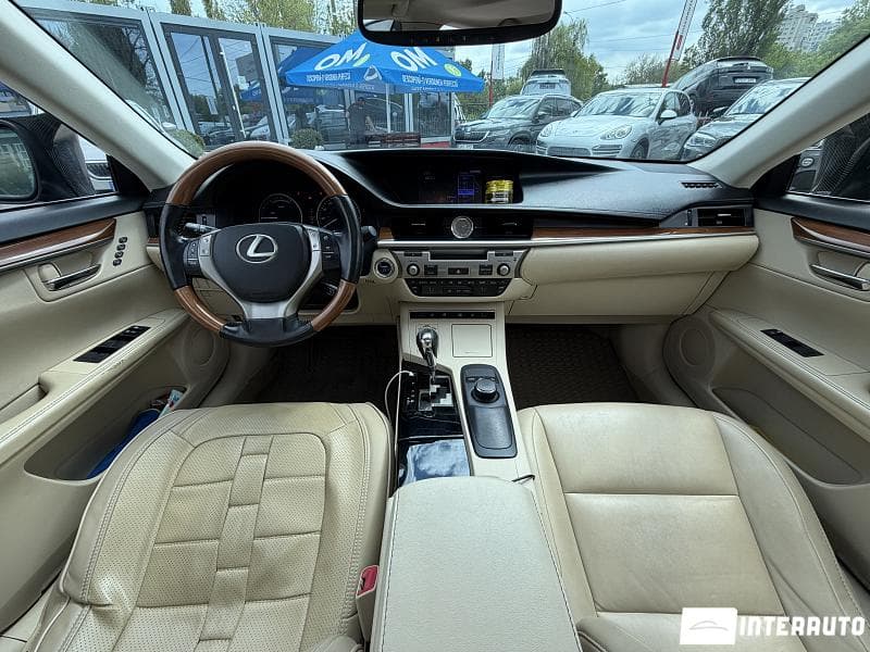 Lexus ES 300h 2012 — Миниатюра 9