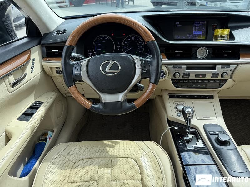Lexus ES 300h 2012 — Миниатюра 10