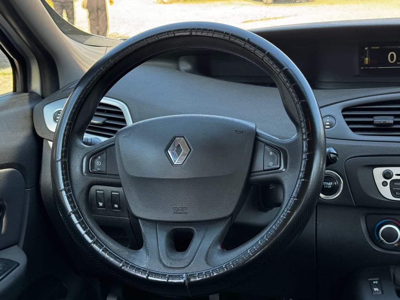 Renault Scenic 2015 — Миниатюра 8