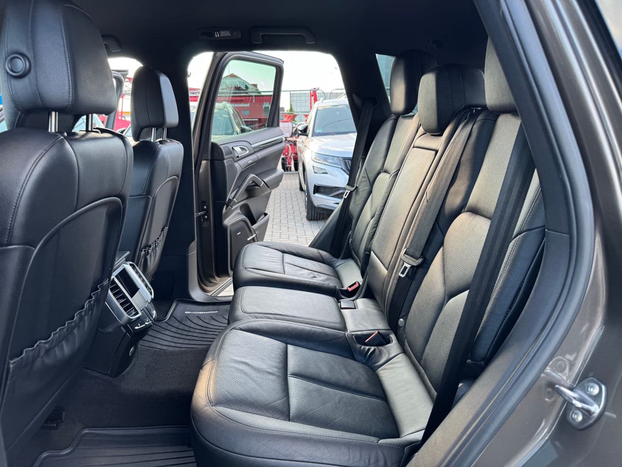 Porsche Cayenne 2012 — Миниатюра 12