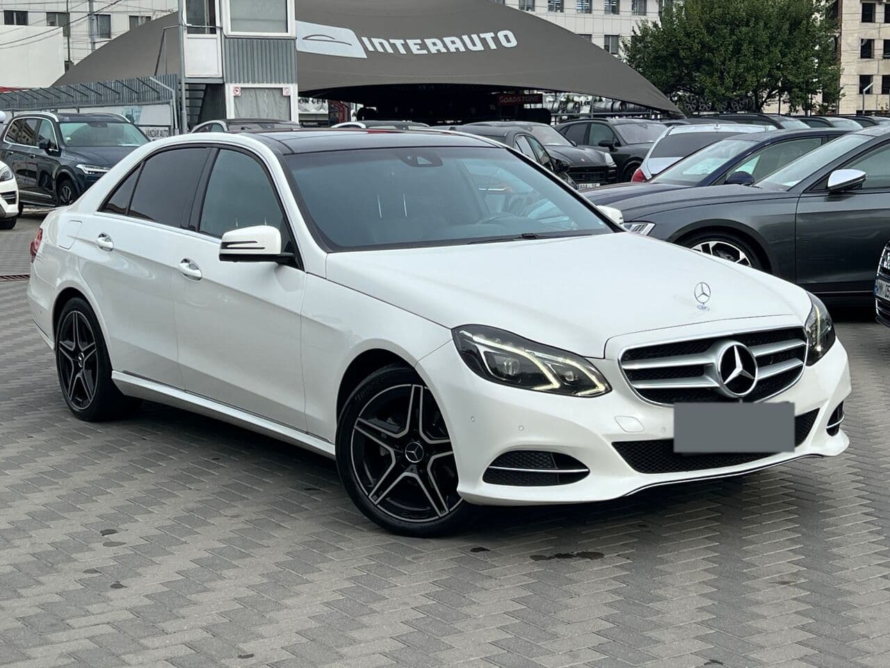 2015 Mercedes E 200 — Foto 1