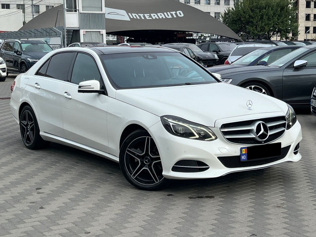 2015 Mercedes E 200 — Foto 1