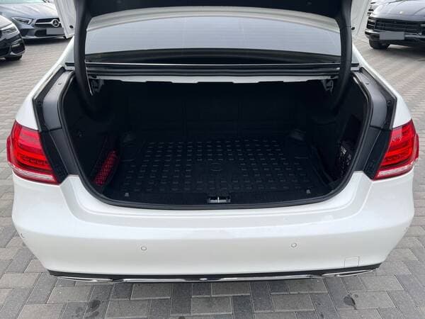 2015 Mercedes E 200 — Miniatură 26