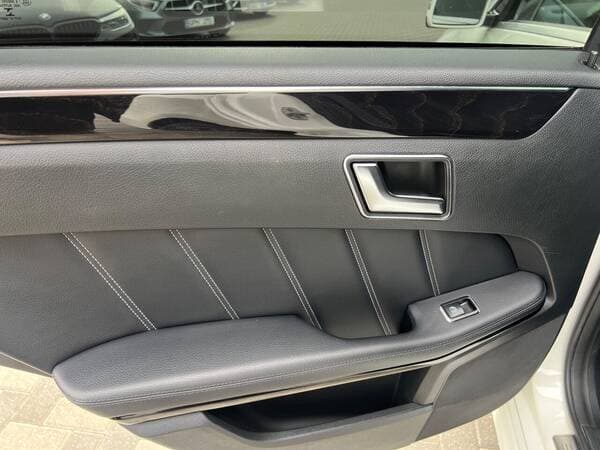2015 Mercedes E 200 — Miniatură 24