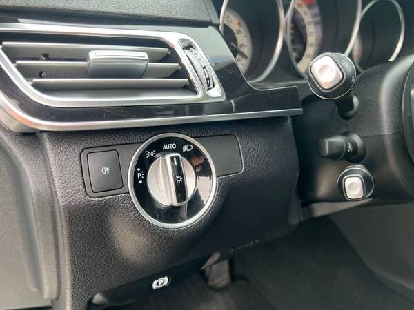 2015 Mercedes E 200 — Miniatură 21