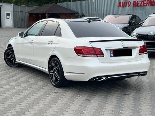 2015 Mercedes E 200 — Miniatură 4