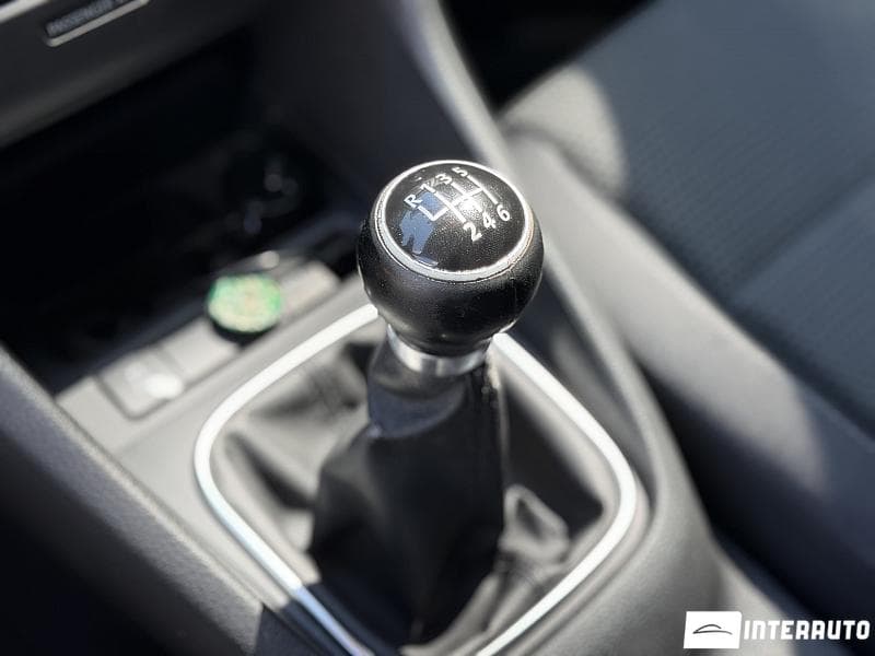 Volkswagen Golf 2010 — Миниатюра 13