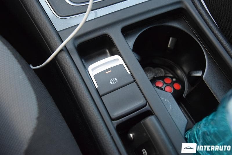 Volkswagen e-Golf 2016 — Миниатюра 19