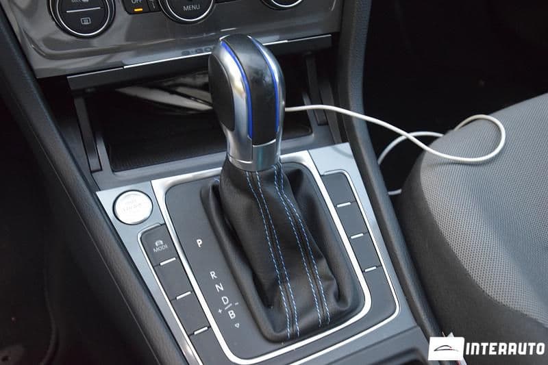 Volkswagen e-Golf 2016 — Миниатюра 18