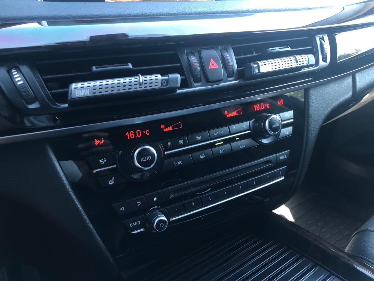 BMW X5 4.0e 2015 — Миниатюра 11