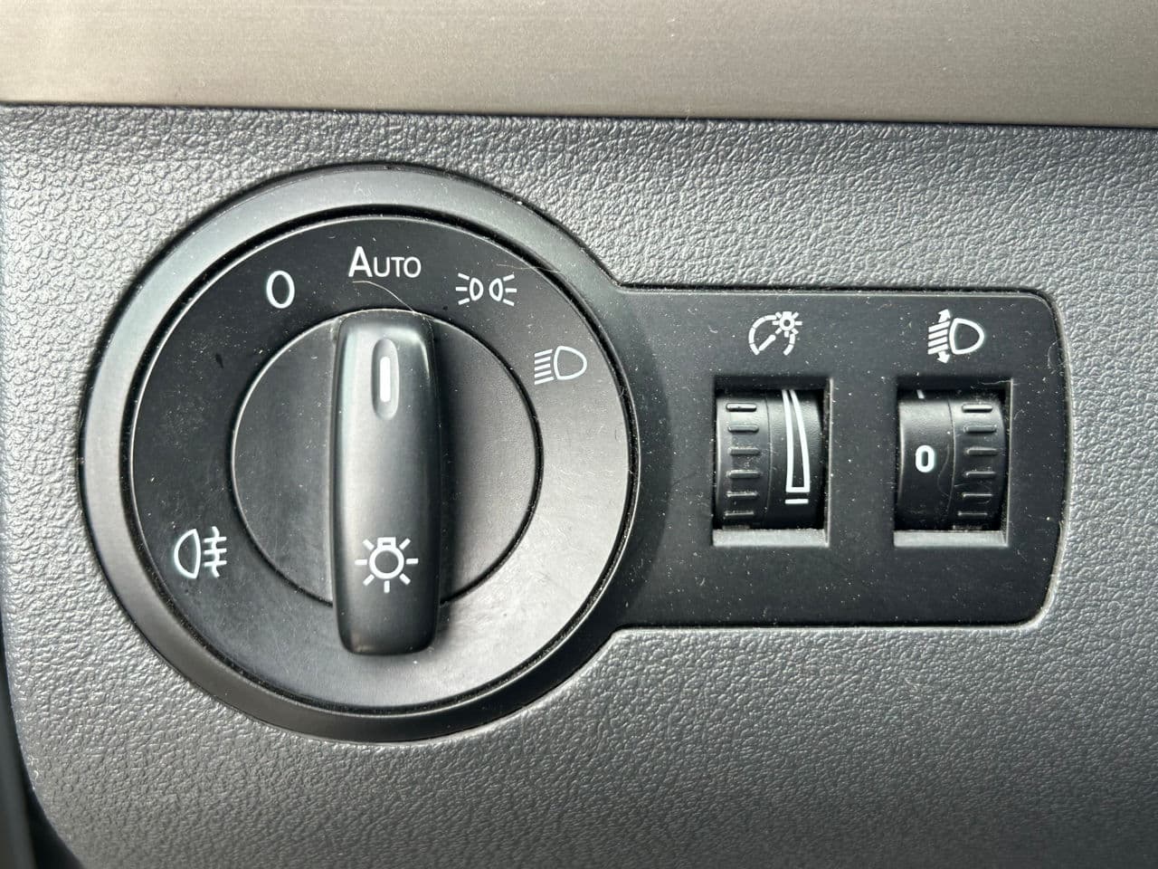 Volkswagen Touran 2010 — Миниатюра 9