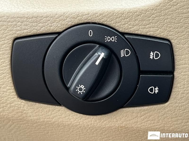 BMW X1 1.8D 2010 — Миниатюра 17