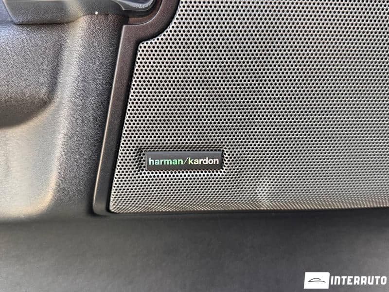 Land Rover Discovery 2012 — Миниатюра 9