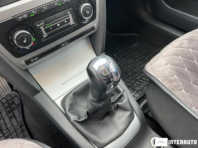 2010 Skoda Octavia — Miniatură 13