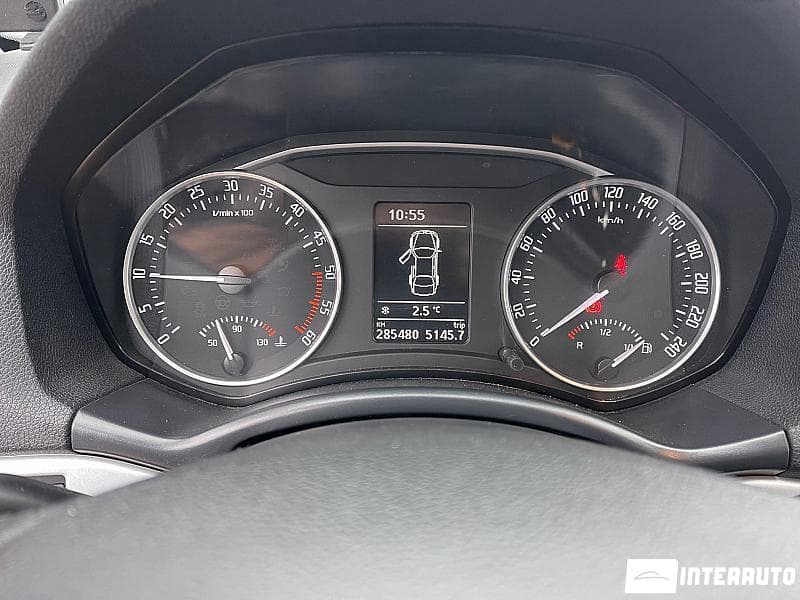 2010 Skoda Octavia — Miniatură 10