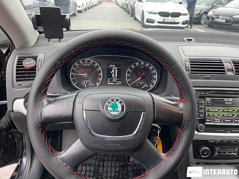 2010 Skoda Octavia — Miniatură 9