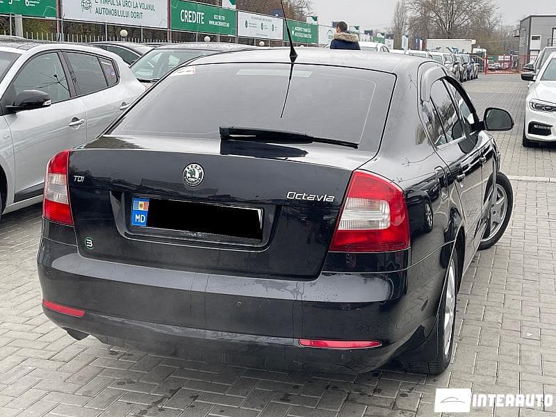 2010 Skoda Octavia — Miniatură 4