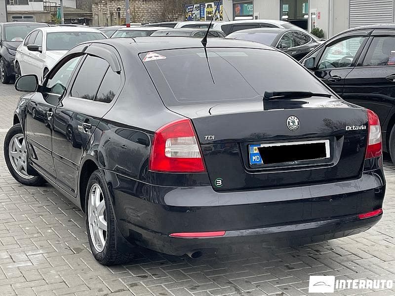 2010 Skoda Octavia — Miniatură 2