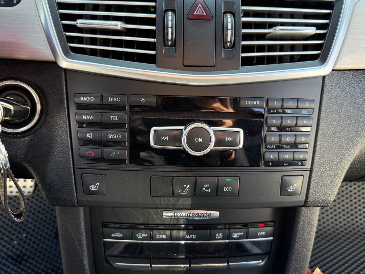 Mercedes E 250 2012 — Миниатюра 11