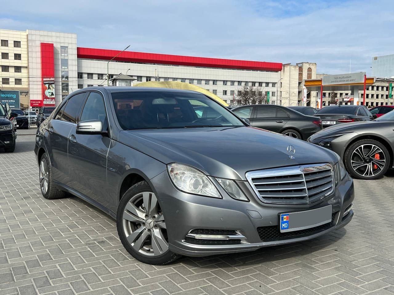 Mercedes E 200 2011 — Миниатюра 3