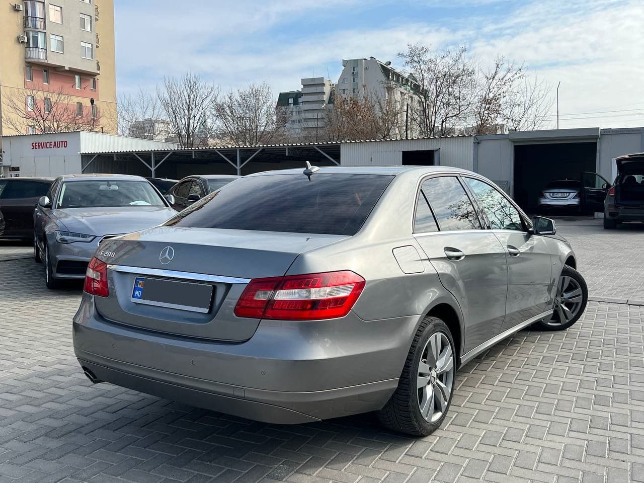 Mercedes E 200 2011 — Миниатюра 2