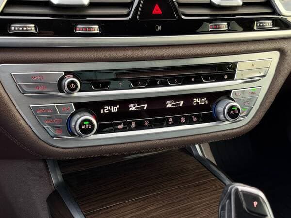 2016 BMW 730 — Miniatură 13