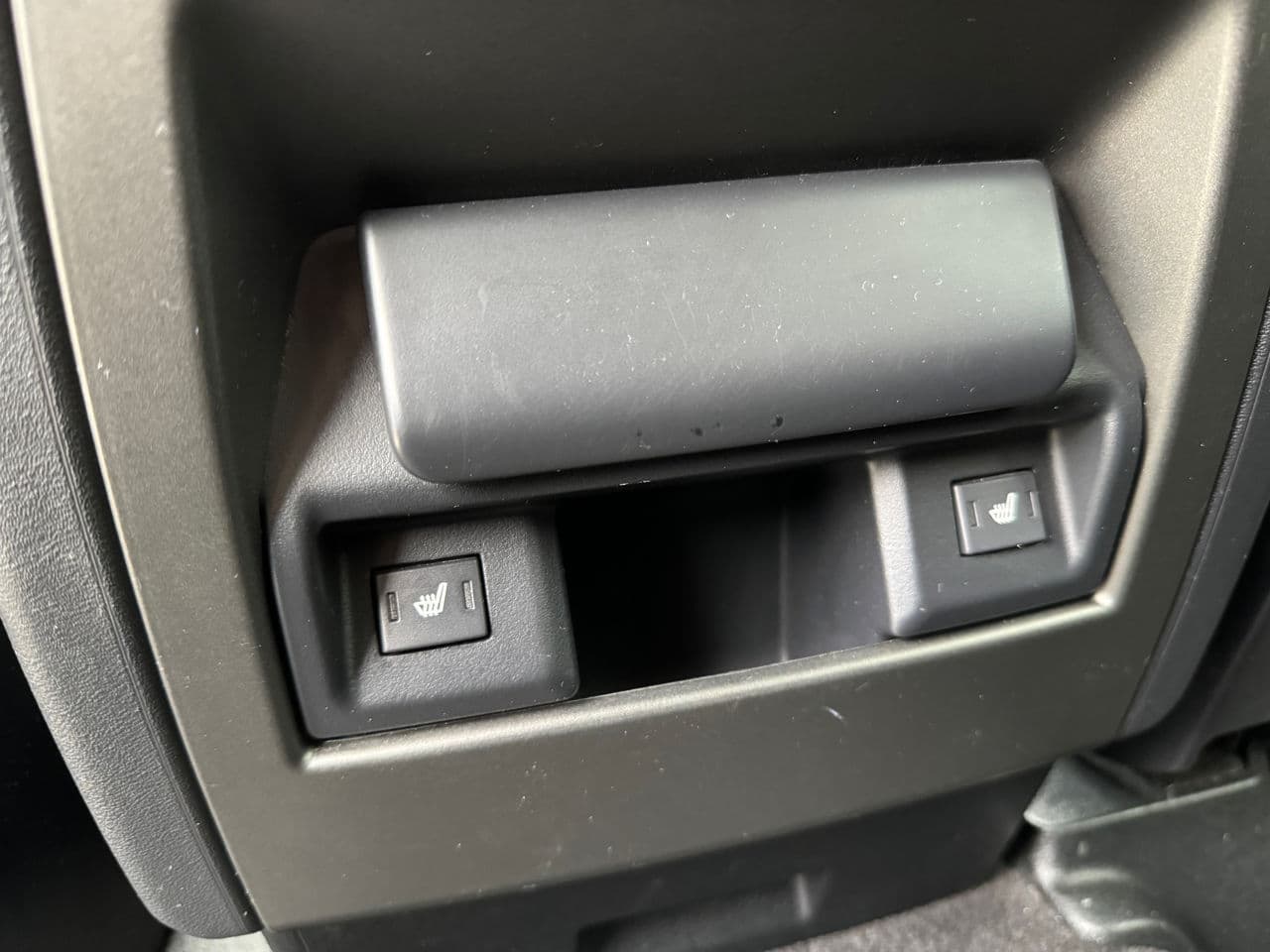 Land Rover Discovery 2012 — Миниатюра 17