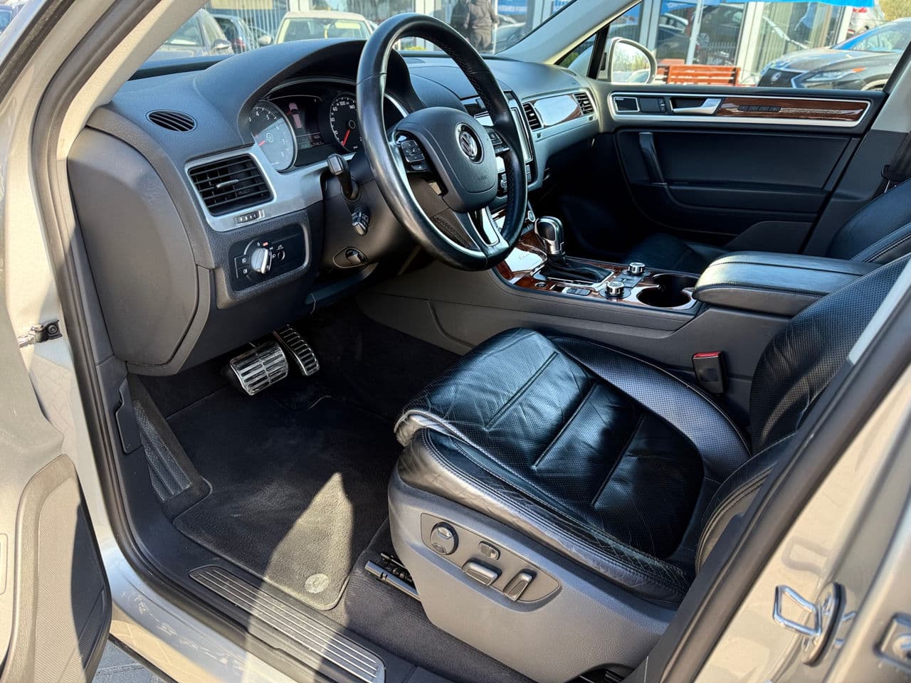Volkswagen Touareg 2010 — Миниатюра 5