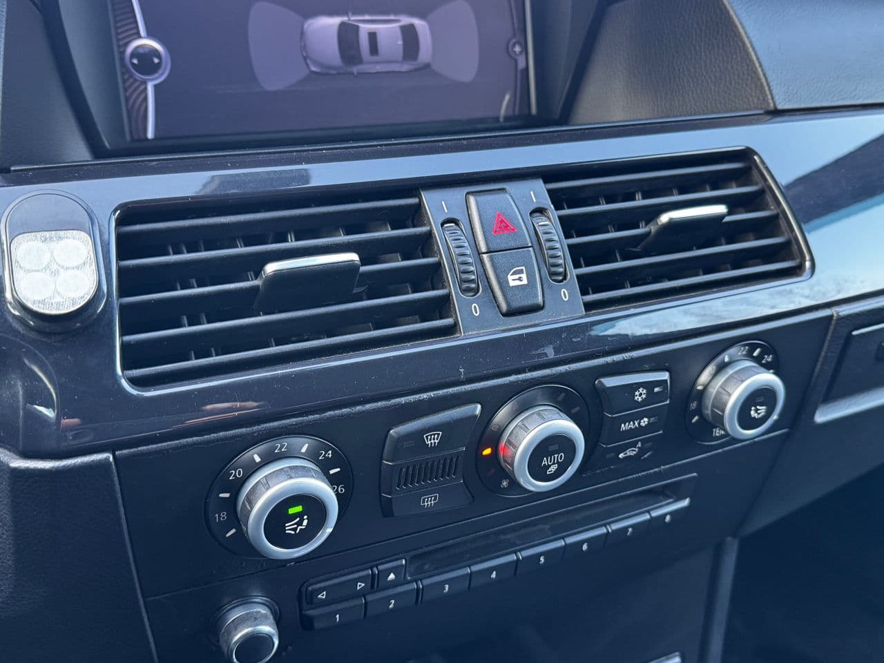 BMW 520 2009 — Миниатюра 13