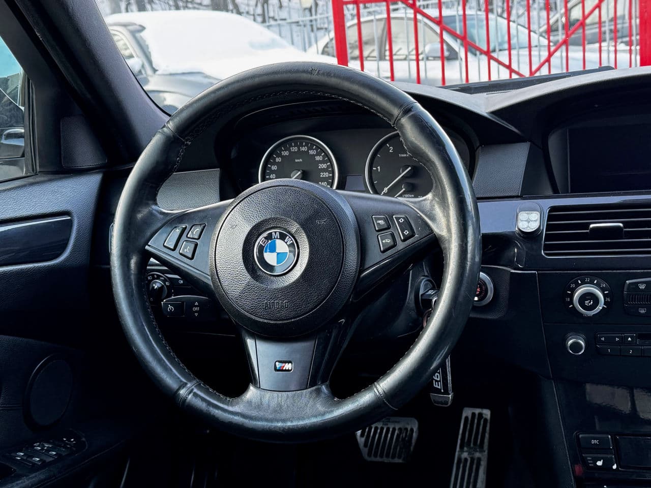 BMW 520 2009 — Миниатюра 10