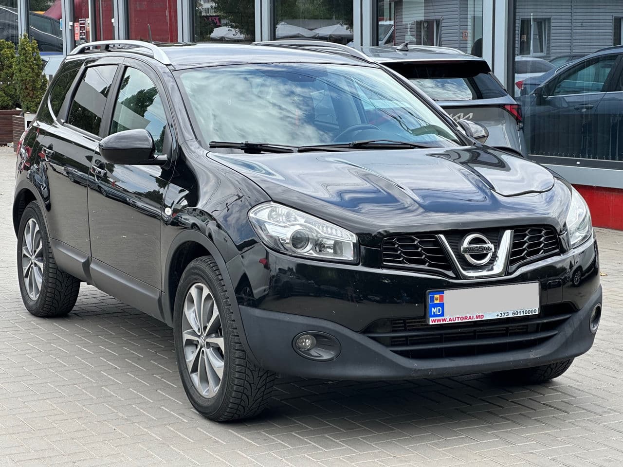 2010 Nissan Qashqai+2 — Miniatură 3