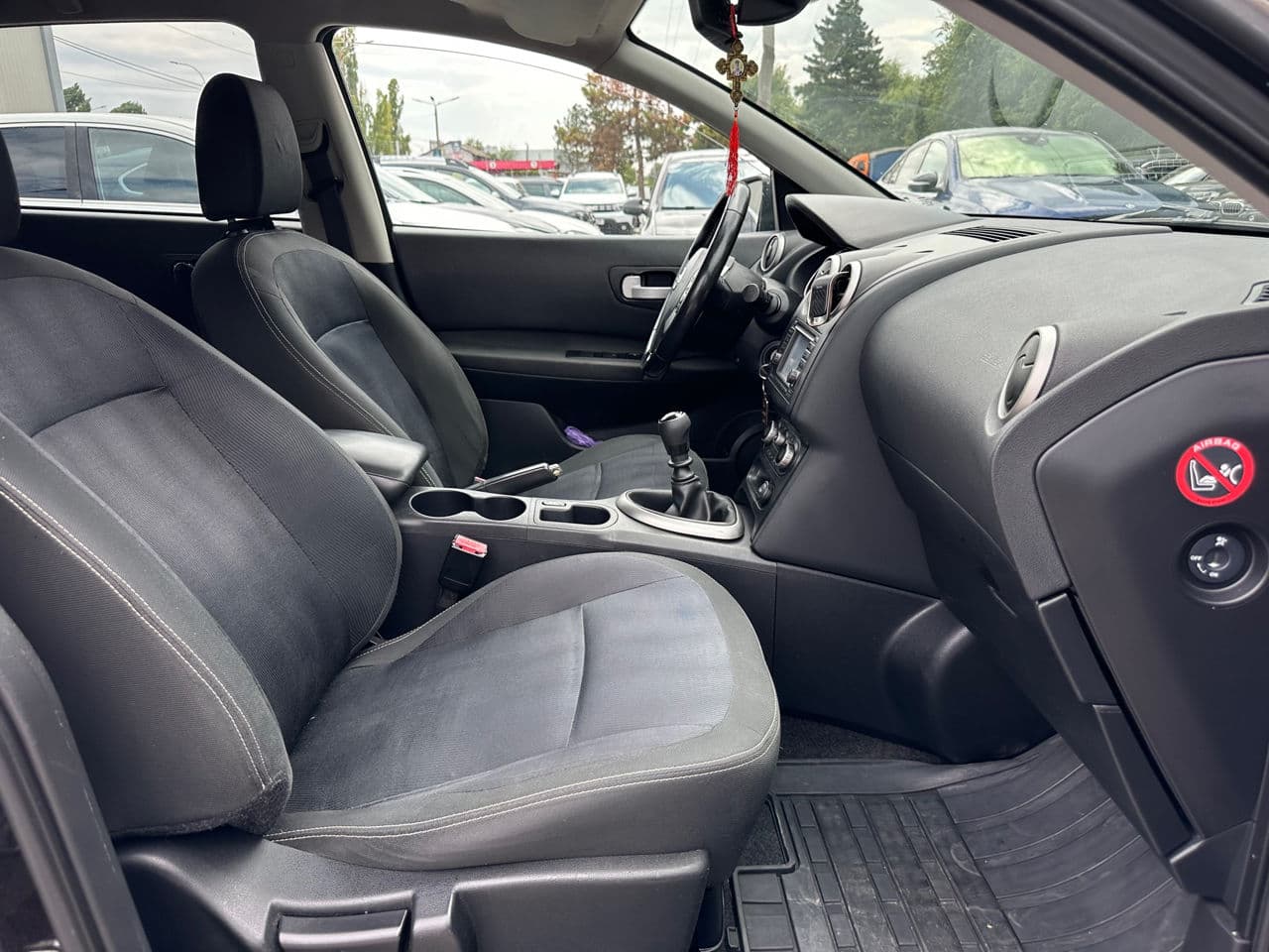 2010 Nissan Qashqai+2 — Miniatură 14