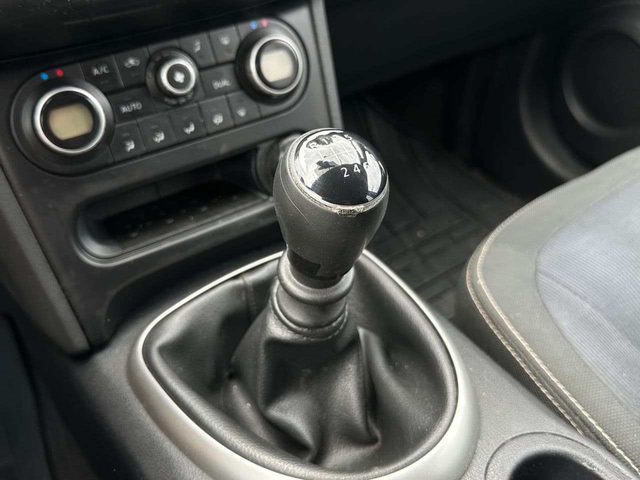 2010 Nissan Qashqai+2 — Miniatură 13