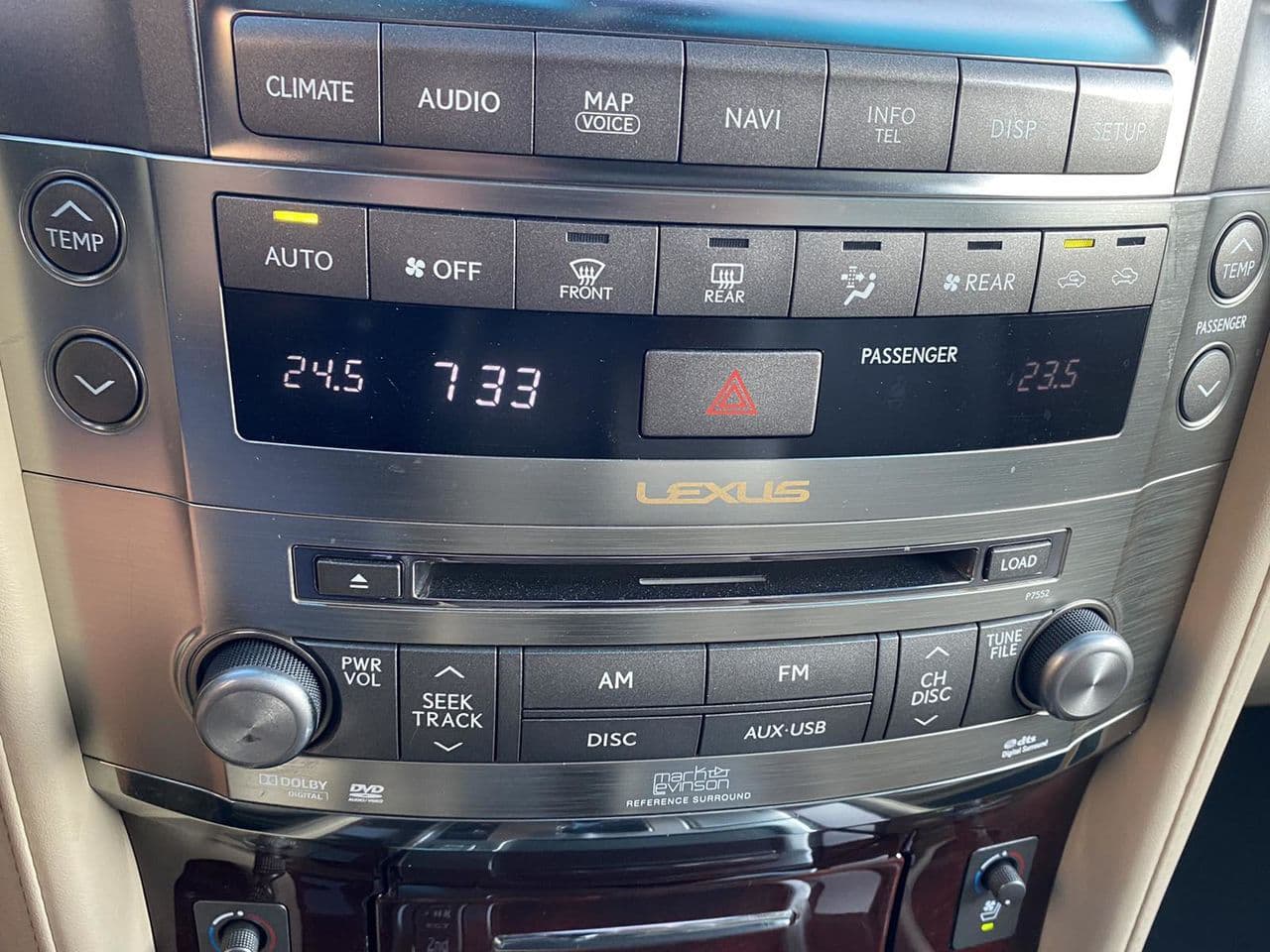 Lexus LX 570 2011 — Миниатюра 12