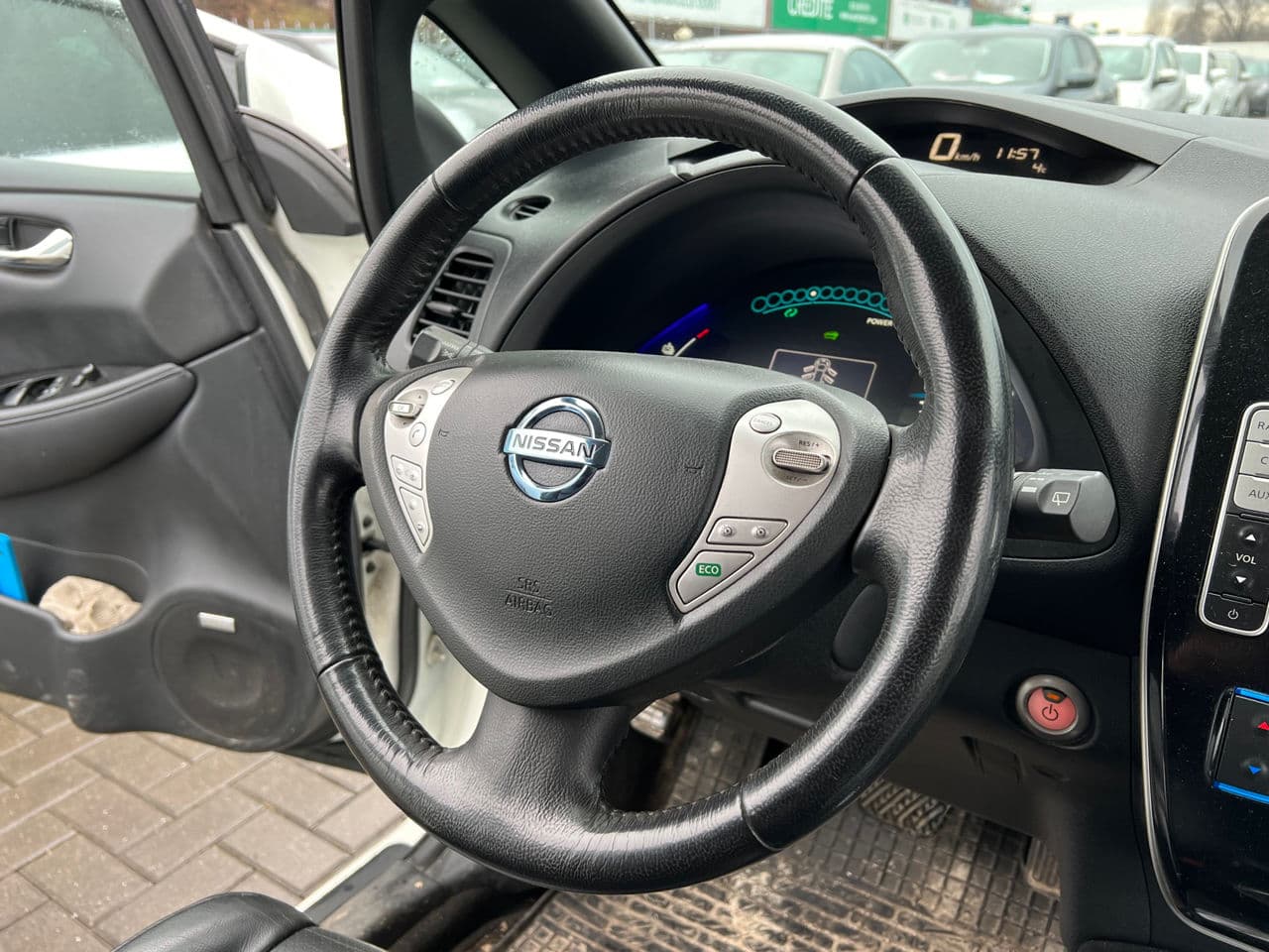 Nissan Leaf 2017 — Миниатюра 10